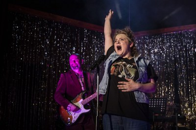 Z generálky představení oceňované divadelní hry „Špinarka". Foto: Jiří Zerzoň