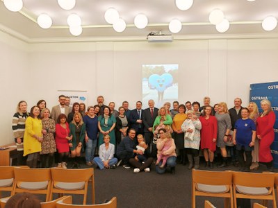 Pěstounům přímo v prostorách Nové radnice poděkovali primátor Jan Dohnal a jeho náměstek Zbyněk Pražák. Foto: MMO