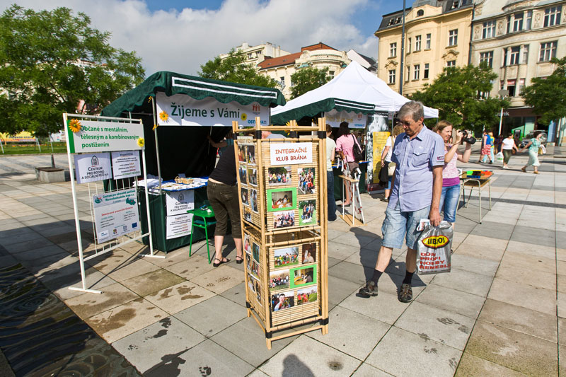 Stánky nabízely různé formy sociálních služeb