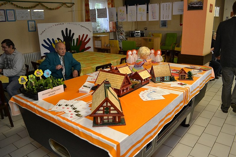 Na setkání byly k vidění výtvarné i pěstitelské výtvory klientů 