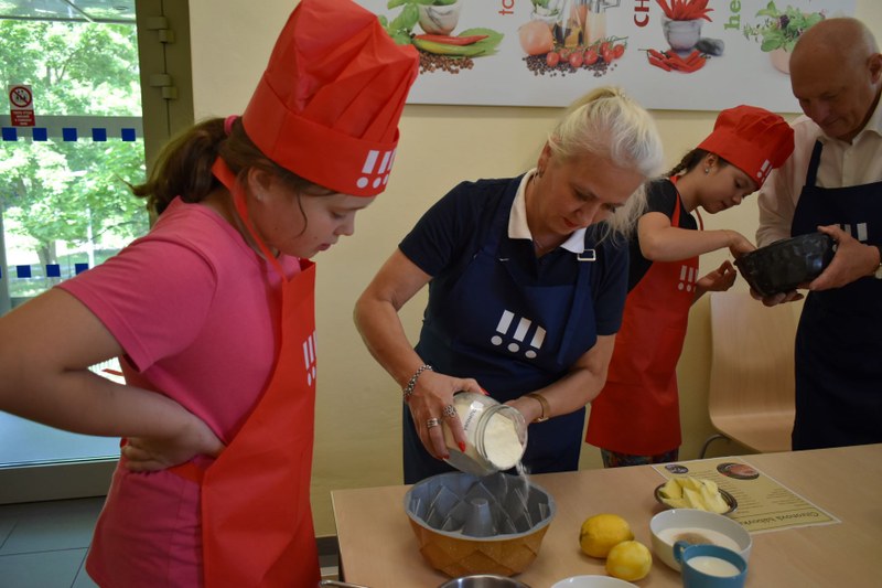 Bábovku pekla rovněž náměstkyně primátora Dagmar Macháčková