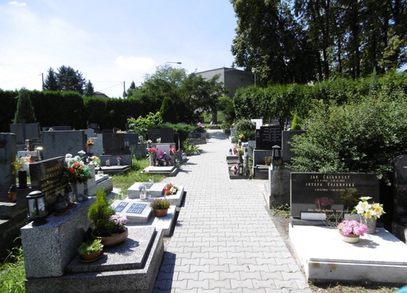 Během dušiček posílí doprava a strážníci budou hlídkovat u hřbitovů  Během dušiček posílí doprava a strážníci budou hlídkovat u hřbitovů