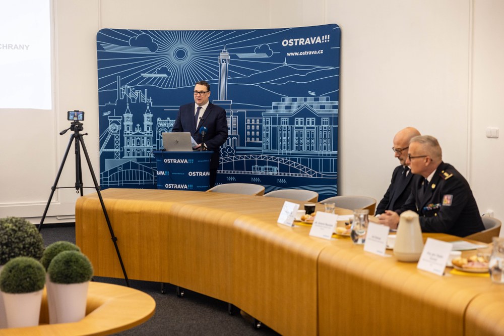 Ostravský primátor Jan Dohnal na tiskové konferenci s bezpečnostní tematikou. Foto: Jiří Zerzoň