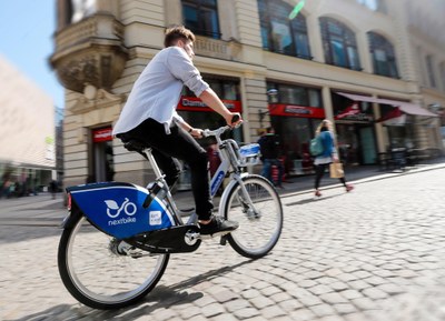 Od poloviny dubna budou Ostravou jezdit modrá kola firmy nextbike. Foto: archiv