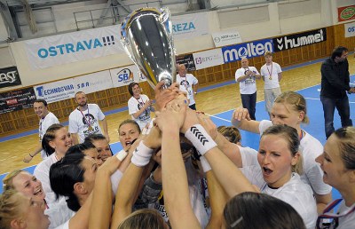 FOTO: Pohár pro mistra ČR je náš! SNÍMKY: Petr Kotala 