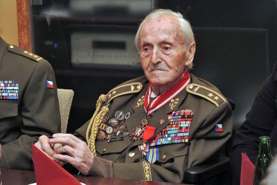 Generálmajor Mikuláš Končický během oslavy 90. narozenin v ostravské radnici. Foto: J. Urban  