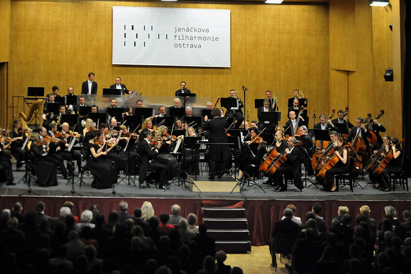 Janáčkova filharmonie při novoročním koncertu.