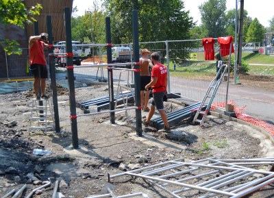 Přímo u loděnice vzniká workoutové hřiště s cvičebními prvky. Foto: René Stejskal