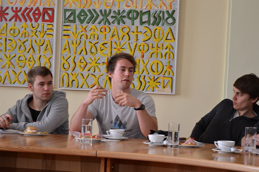 Mladí Belgičané pokládali řadu otázek