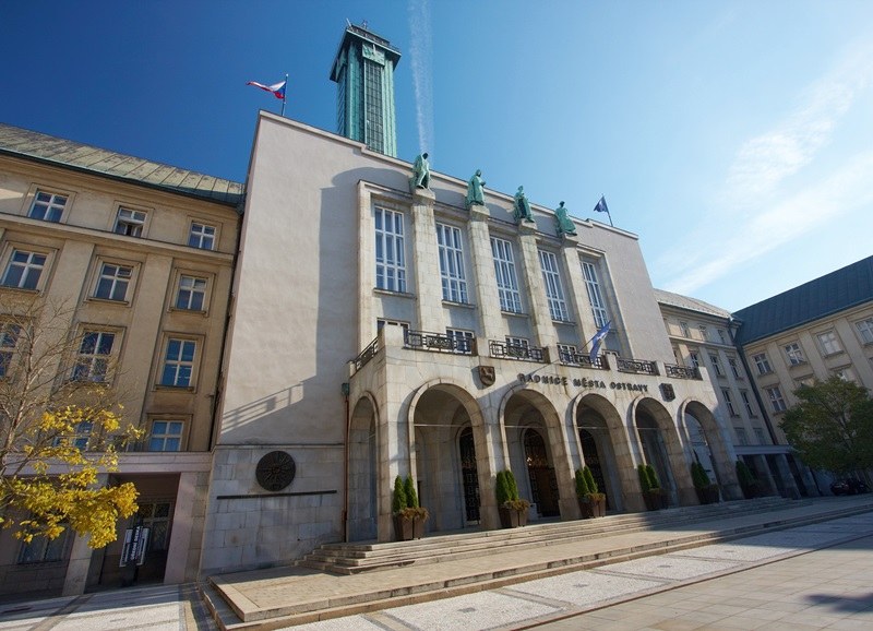 Budova radnice dostane nová okna Budova radnice dostane nová okna