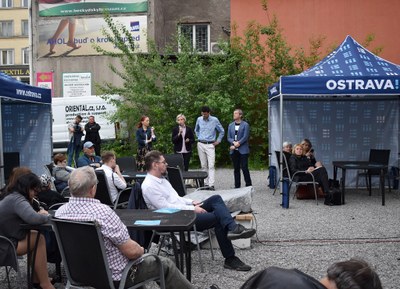 Debata o využití Masarykova náměstí se konala v místě bývalé květinové síně. Foto: René Stejskal 