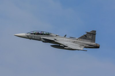 Vítěznou leteckou ukázkou byla "kouzla" maďarského pilota Gripenu Matého Majerika. Foto: NATO Days/Lukáš Kaboň