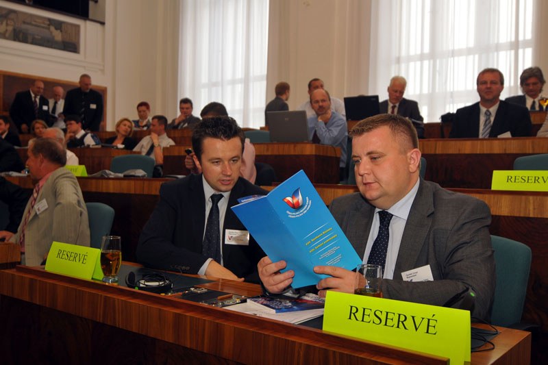 Pohled na účastníky konference