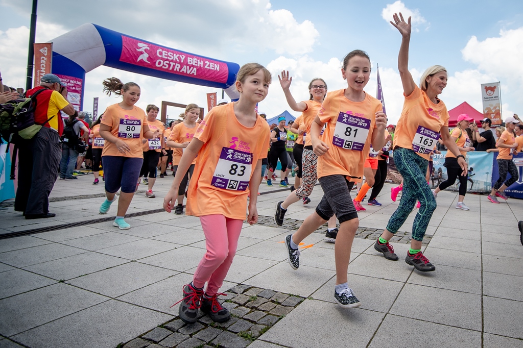 Závodů se účastnily běžkyně všech věkových kategorií. 