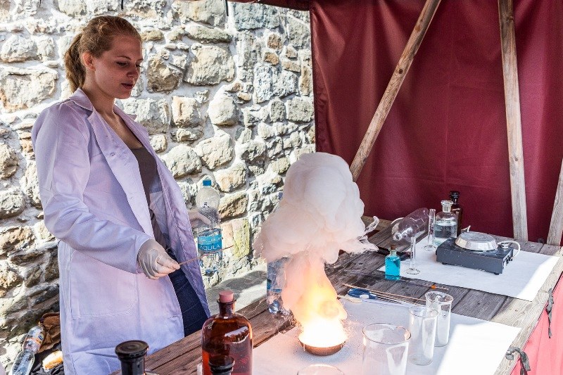 Některé reakce byly přímo výbušné.