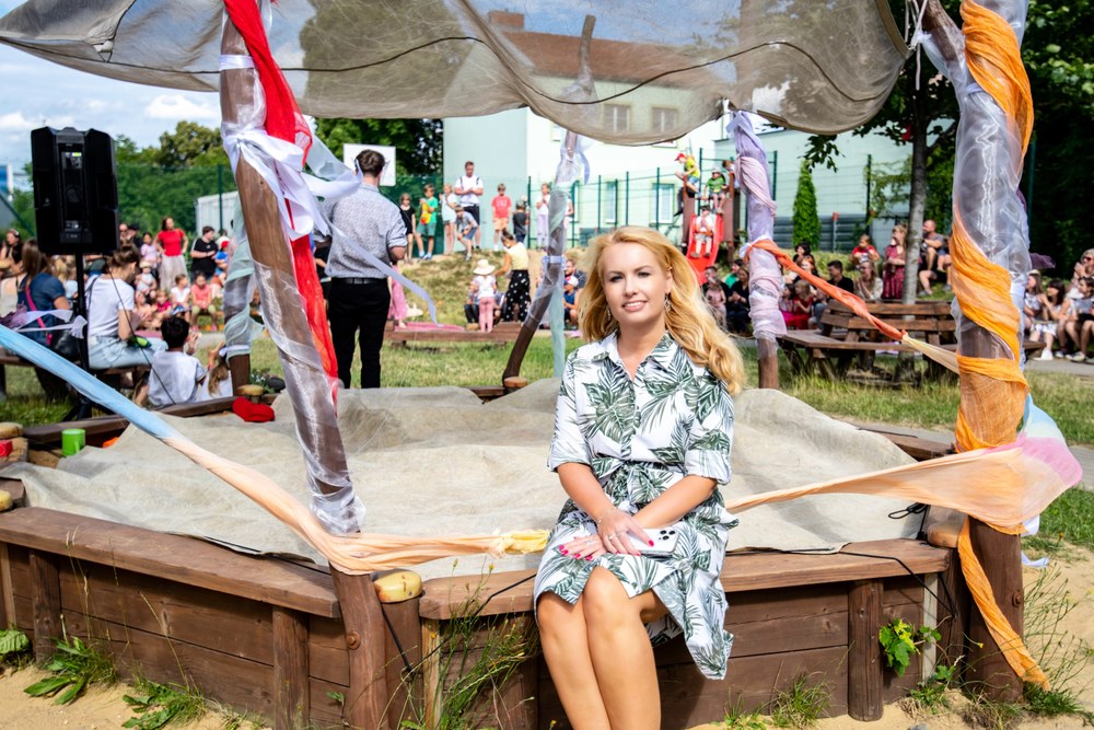 Náměstkyně primátora Lucie Baránková Vilamová při otevření Walldorfské zahrady, dalšího z komunitních projektů. Ilustrační foto. Autorka: Iveta Němečková