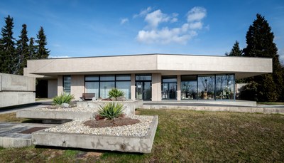 Správní budovu ústředního hřbitova čeká zásadní rekonstrukce. Foto: Lukáš Kaboň