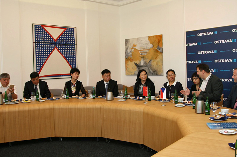 Snímek z přijetí čínských hostů na Radnici města Ostravy.