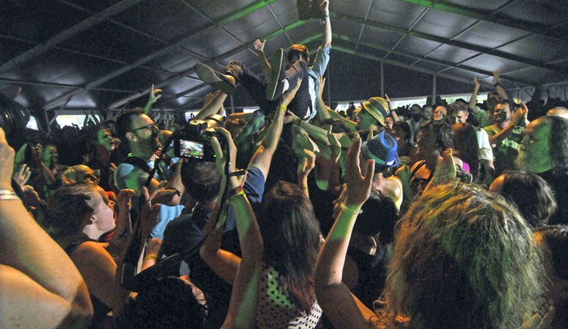 Po hlavě do víru hudby a tance.