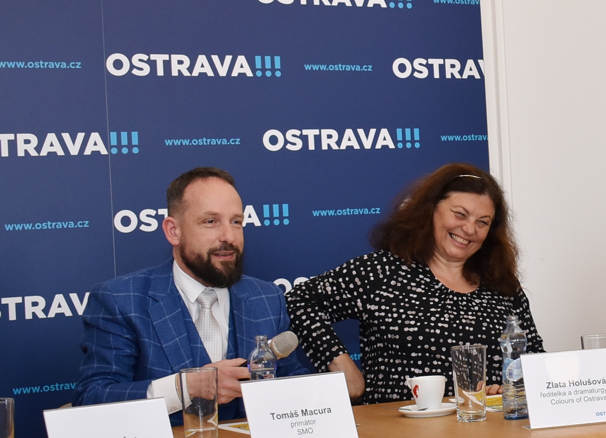 Primátor Tomáš Macura a ředitelka festivalu Zlata Holušová na tiskové konferenci. Foto: René Stejskal  Primátor Tomáš Macura a ředitelka festivalu Zlata Holušová na tiskové konferenci. Foto: René Stejskal