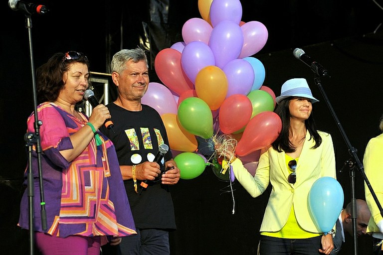 Ředitelka festivalu Z. Holušová a primátor P. Kajnar při slavnostním zahájení.