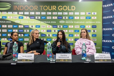 Na tiskové konferenci k letošnímu ročníku Czech Indoor Gala vystoupily hvězdy atletického sportu, včetně české sprinterky Karolíny Maňasové. Foto: Jiří Zerzoň