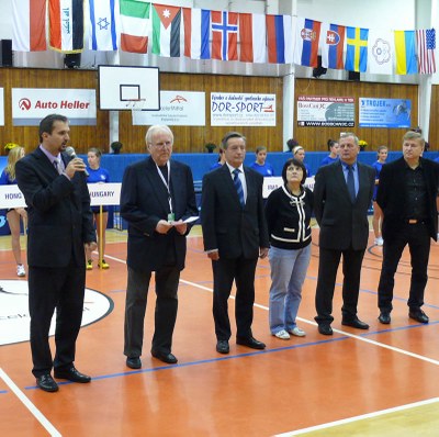 Náměstek primátora Martin Štěpánek vítá účastníky turnaje