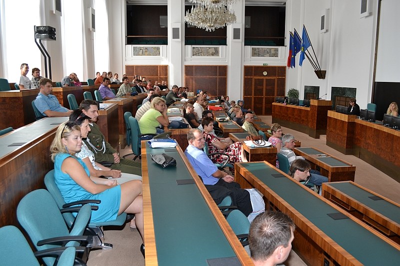 Dárci krve v sále Zastupitelstva města Ostravy