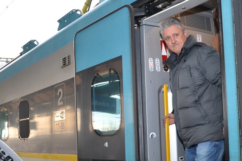 Kapitán týmu Jaroslav Navrátil vystupuje z vlaku na nádraží ve Svinově.  Kapitán týmu Jaroslav Navrátil vystupuje z vlaku na nádraží ve Svinově.