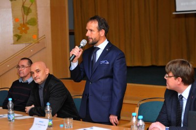 Primátor Tomáš Macura při diskuzi s občany. Foto: J. Urban