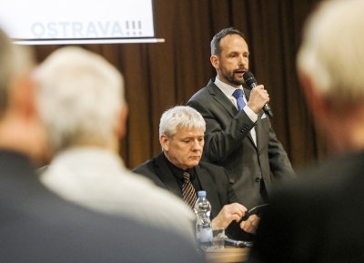 Primátor Tomáš Macura hovoří o výhodách nové tramvajové trati. Foto: Jiří Zerzoň 