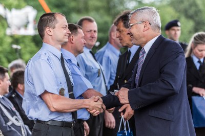 U příležitosti Dne s Policií ČR převzali vyznamenání také příslušníci Městské policie Ostrava. Foto: Jiří Zerzoň