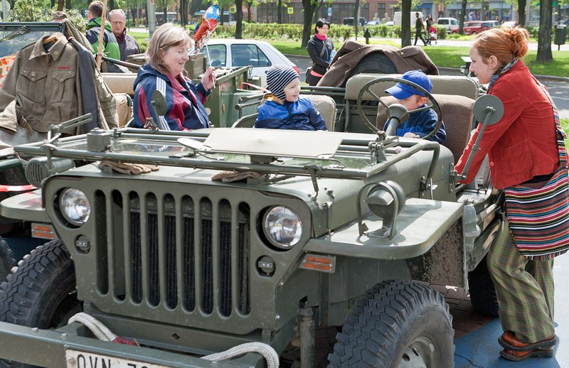 Den s vojenskou historickou technikou v Porubě Den s vojenskou historickou technikou v Porubě