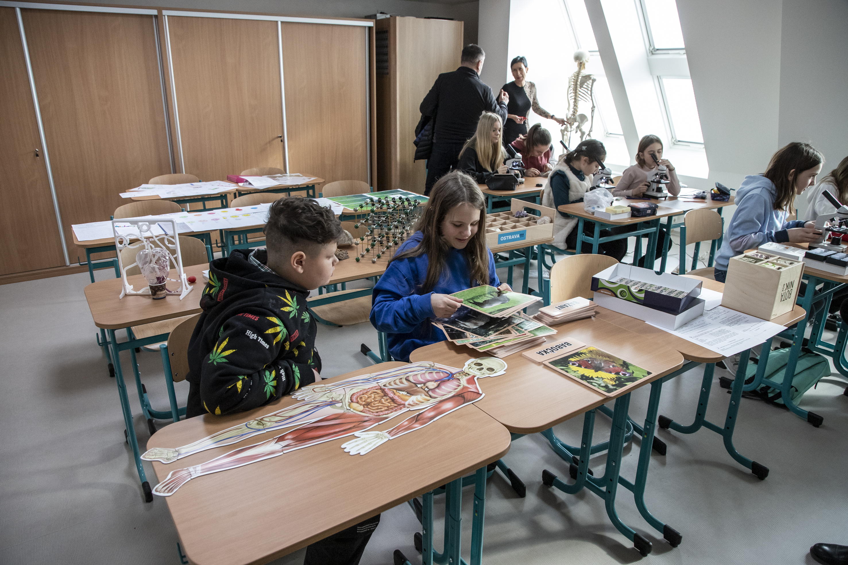 Nové školní prostředí inspiruje k objevům. Foto: Adolf Horsinka