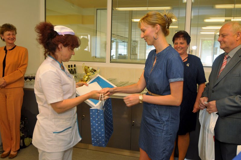 S. Kopasové blahopřeje M. Remešová z KHS.