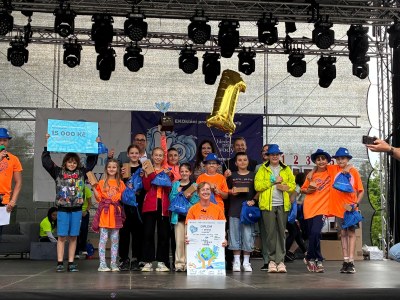 Vítězům přišli na pódium pogratulovat také ostravský primátor Jan Dohnal a jeho náměstek Aleš Boháč. Foto: OVAK