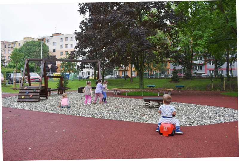 Dětem nabízí nová zahrada množství zábavných prvků.