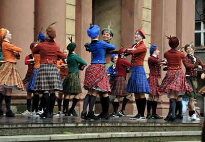 Skotské tance z baletu La Sylphide v podání členů baletu NDM. Foto: J. Urban