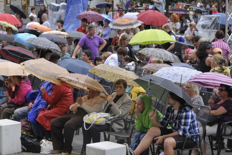 Diváci vydrželi i v dešti! 