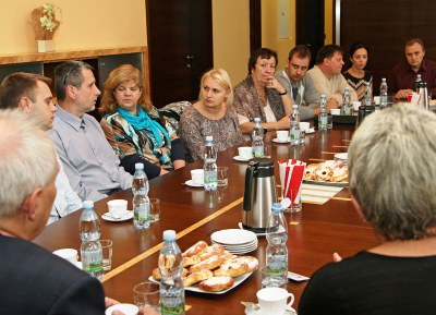 Zahraniční účastníci Evropských dnů handicapu při setkání v ostravské radnici. Snímky: B. Krzyžanek a J. Urban