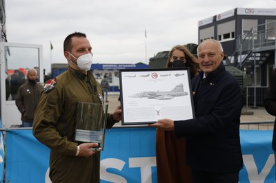 Loňský a předloňský vítěz primátorského poháru Mate Majerik s náměstkem primátora Zbyňkem Pražákem. Foto: Jiří Zerzoň