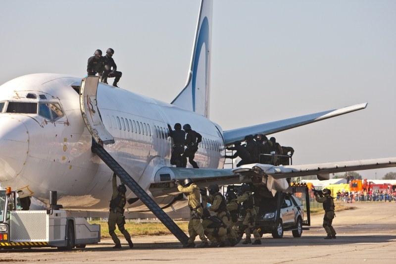 Některé části programu připomínaly scény z akčních filmů