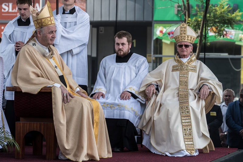 Arcibiskup Jan Graubner (vlevo) a biskup František Lobkowicz.