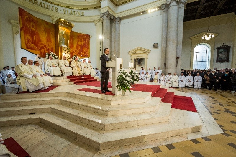 Ke shromáždění promluvil primátor T. Macura.