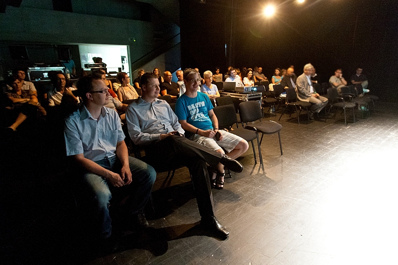 Prezentace se konala v přístavbě Divadla loutek