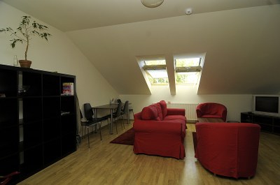 Společný obývací pokoj pro klienty Doléčovacího centra. Snímky: Jiří Urban