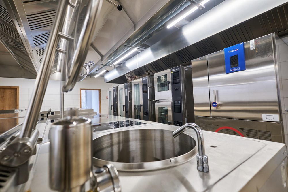 Součástí rekonstrukce bylo také zřízení moderního zázemí pro chod domova Součástí rekonstrukce bylo také zřízení moderního zázemí pro chod domova