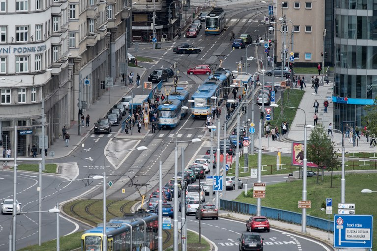 Dopravní omezení, spojená s běžeckým závodem ulicemi města