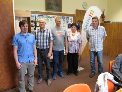 Vítězové dopravní soutěže s vedoucím odboru dopravy Břetislavem Glumbíkem (vpravo). Foto: rchiv MMO