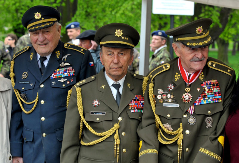 Veteráni (zleva) Z. Škarvada, M. Fedorko, M. Končický